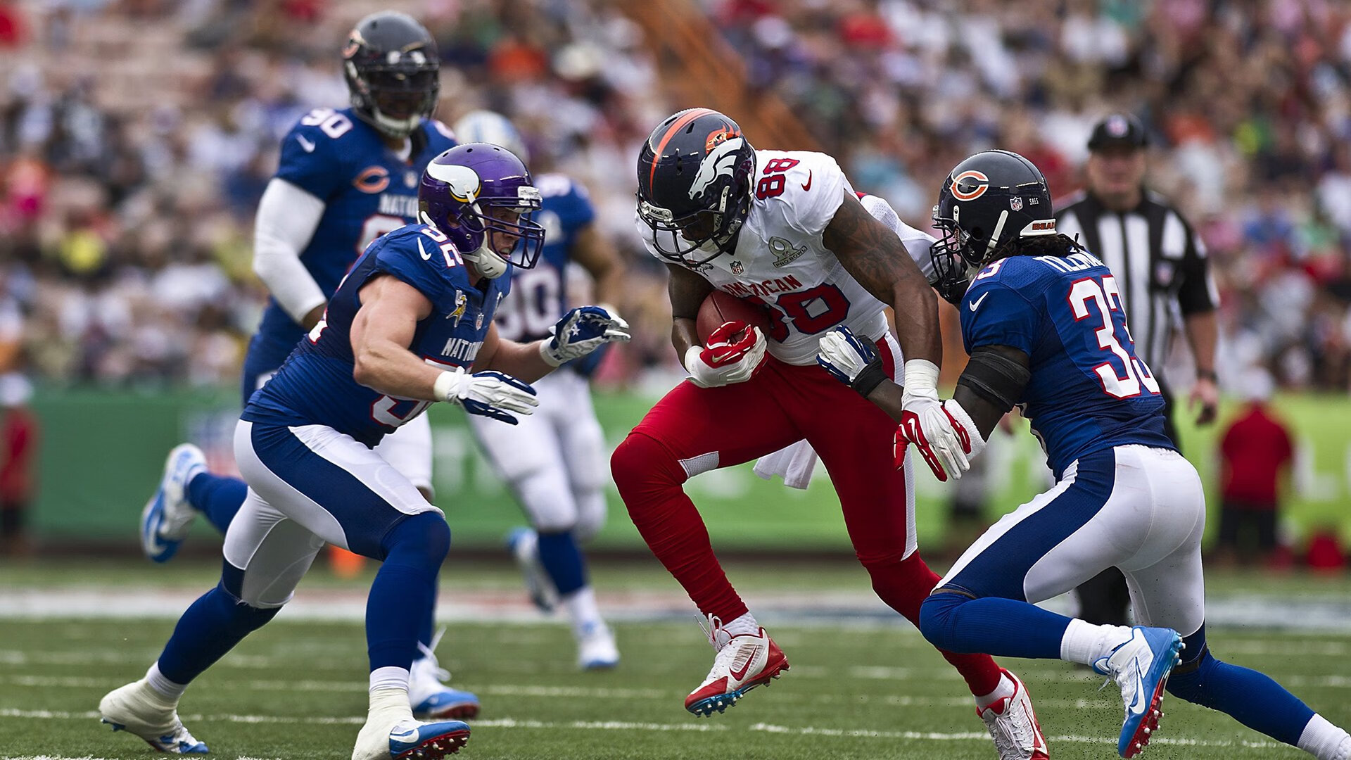 火箭队后场球员发挥亮眼，抢断得分不断，火箭队的下场